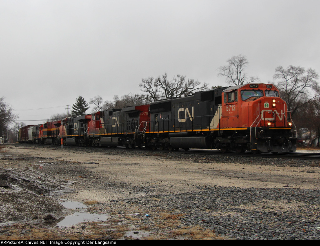 CN 5712 M33681-22